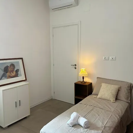 Casa Fronte Mare Apartment *